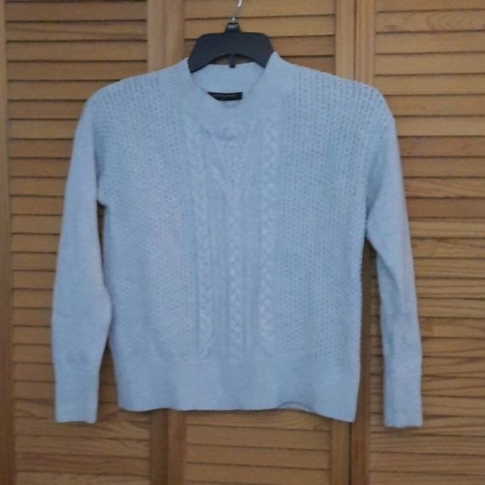 Banana Republic Crew Neck Cable Knit Sweater Size XS.
